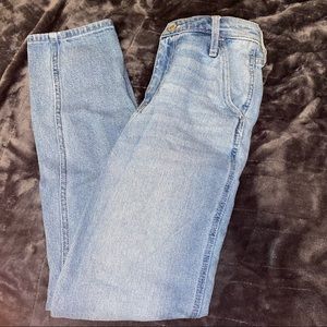 hollister ultra high rise mom jeans